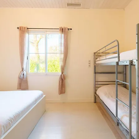 Villa Magnifique Pour 10 Personnes A En Born Parentis-en-Born